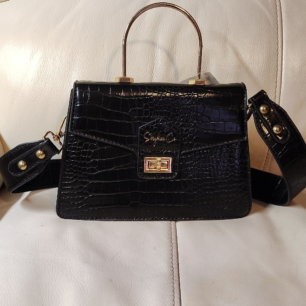 Shydiva Co. Stylish Black Croc-Embossed Handbag